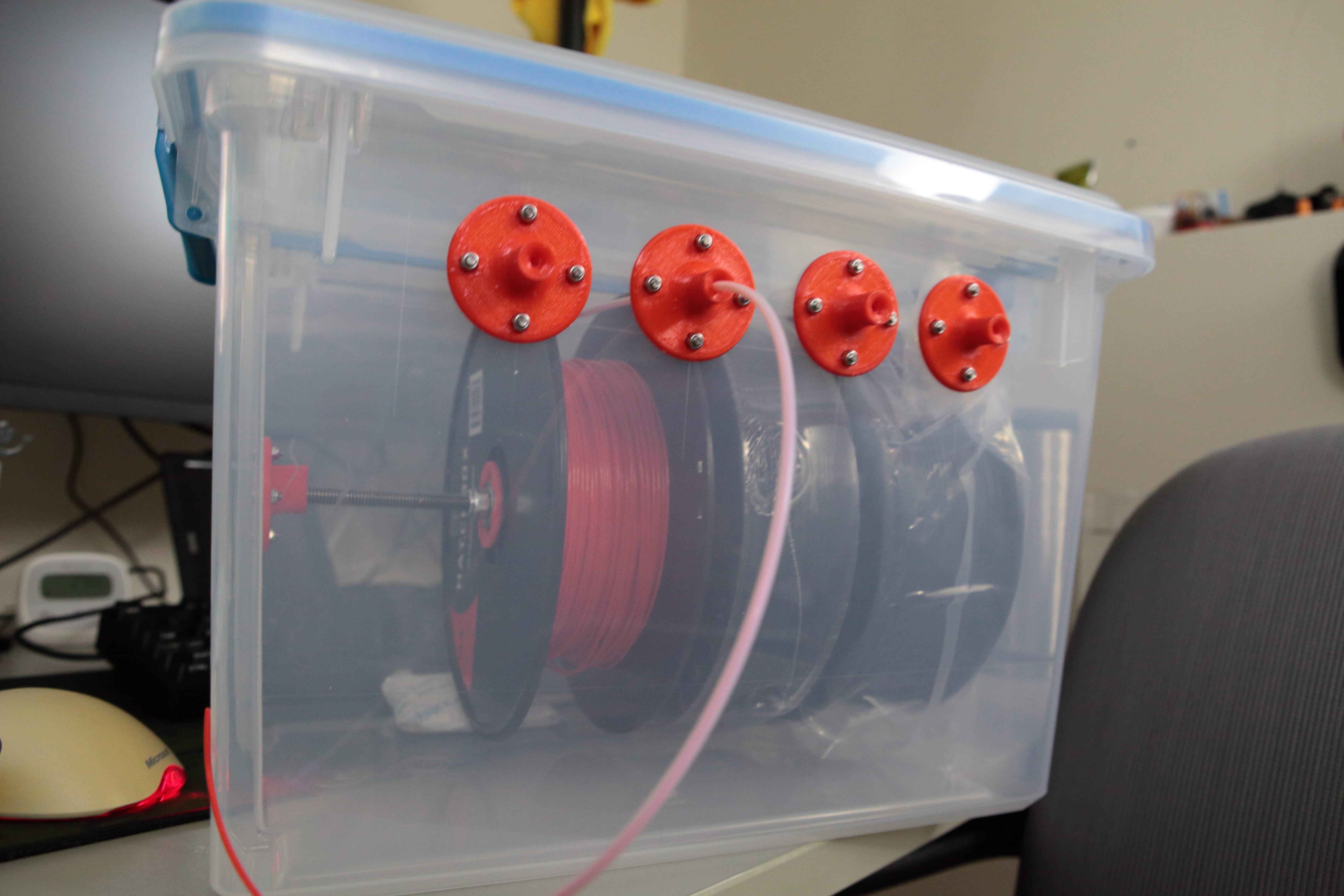 Filament dry box for 3-4 spools of filament