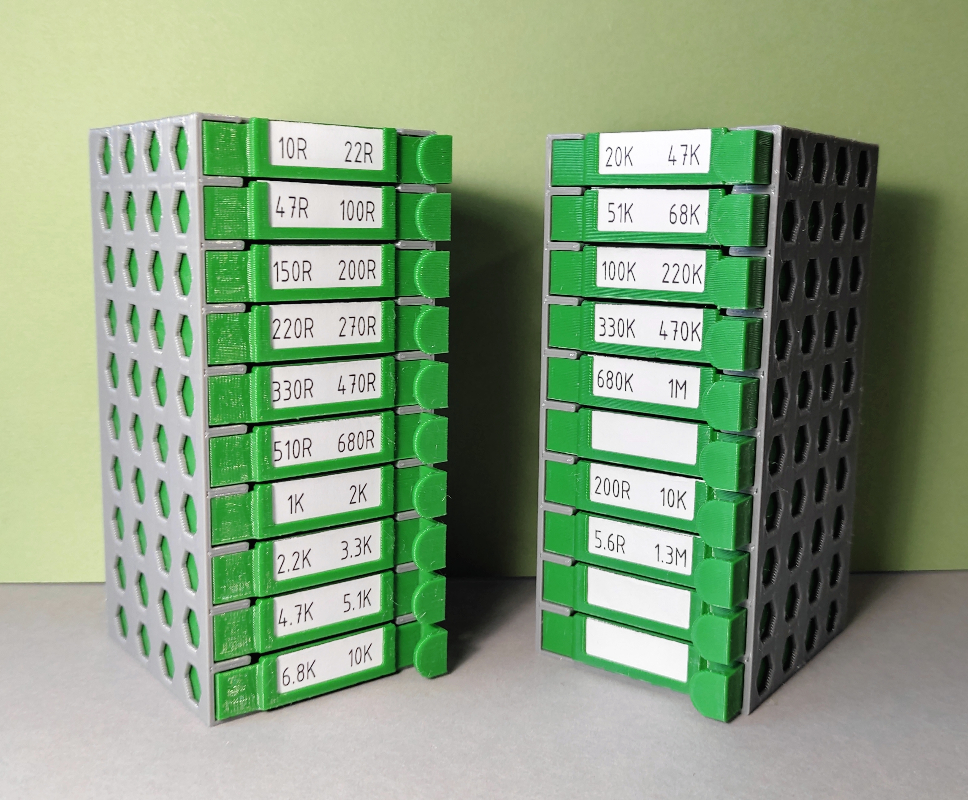 V2 Organizer / resistor / electronics