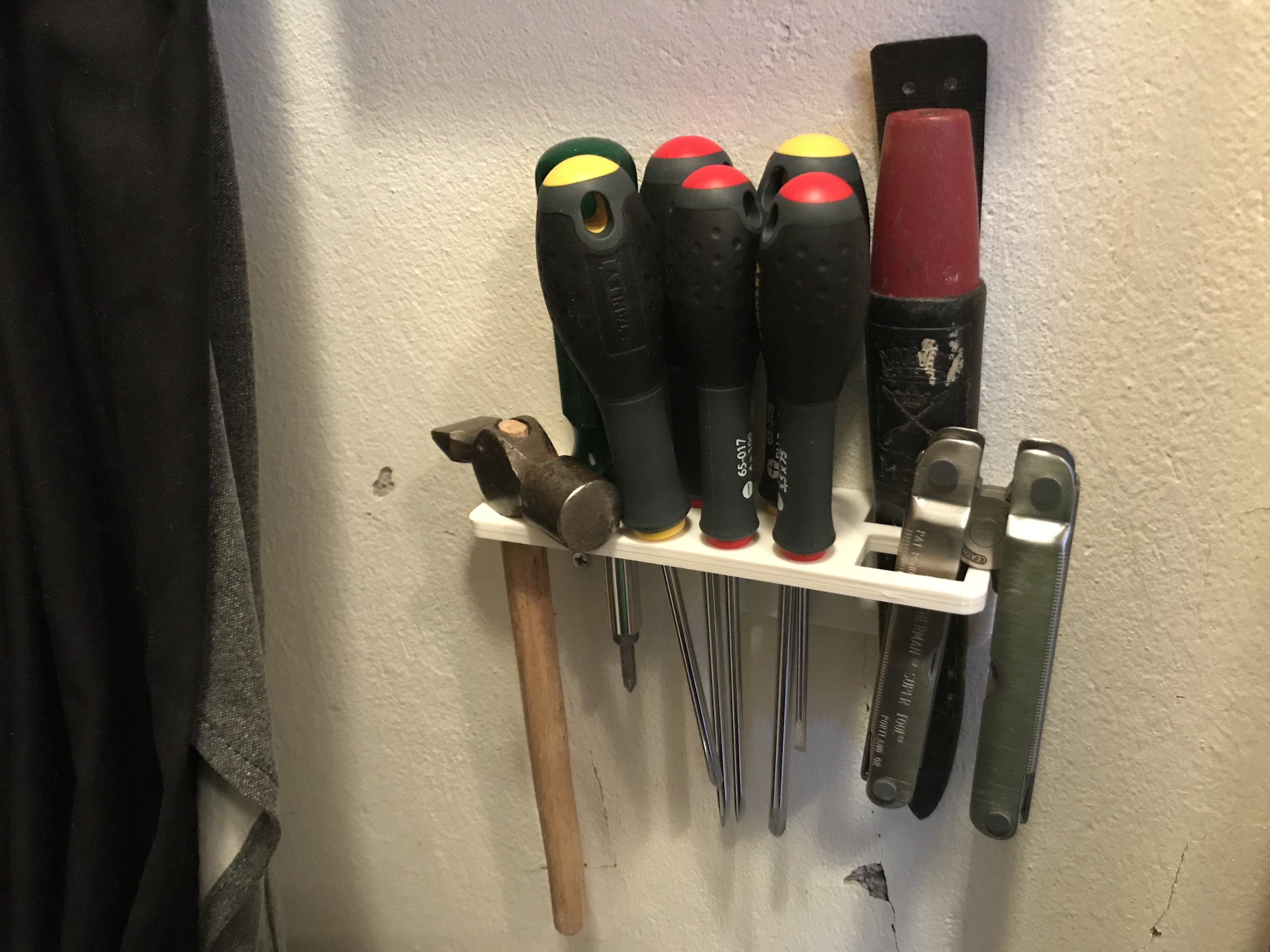 Toolhanger wall mounted, small household