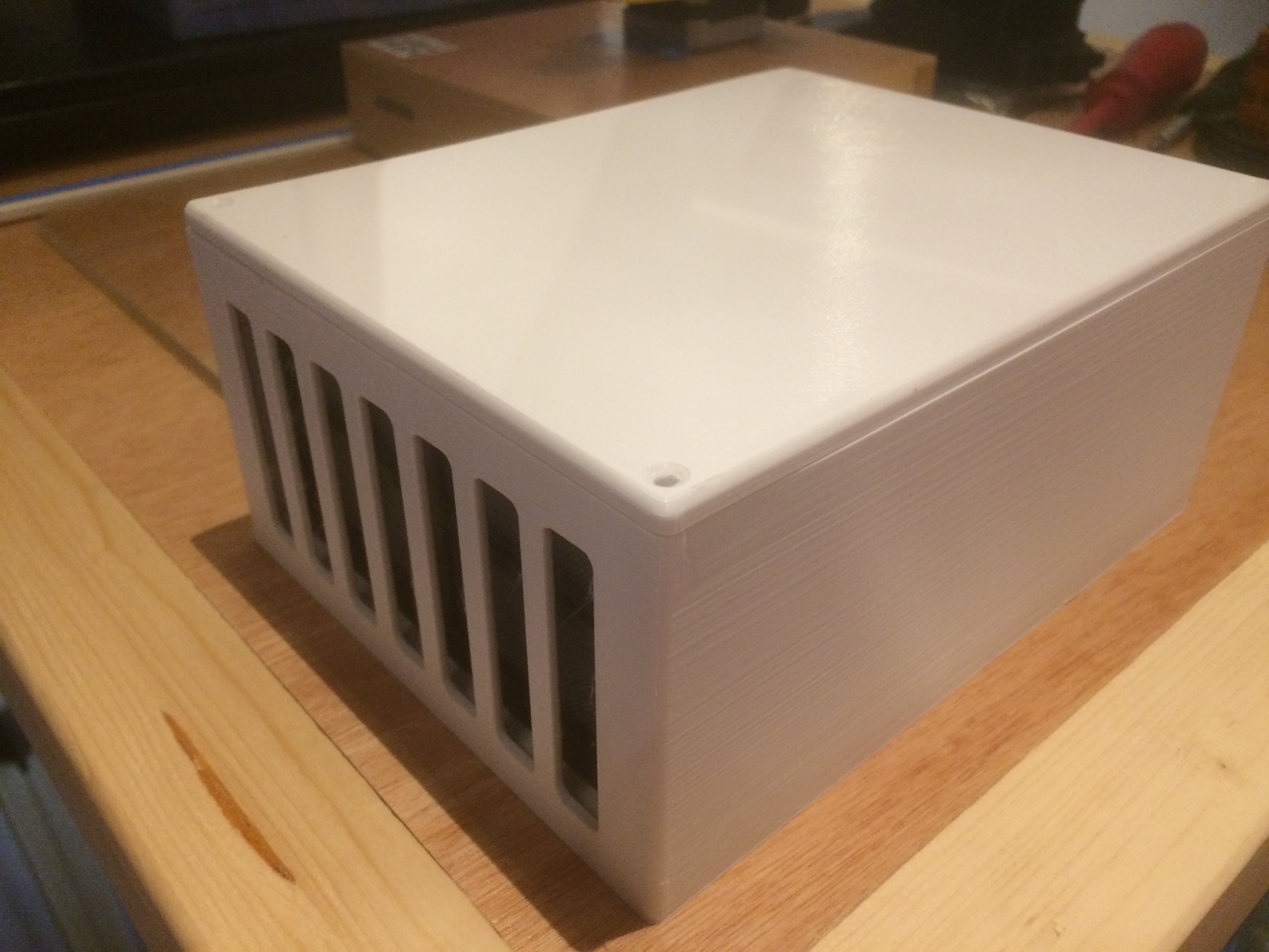 Carbon filter housing