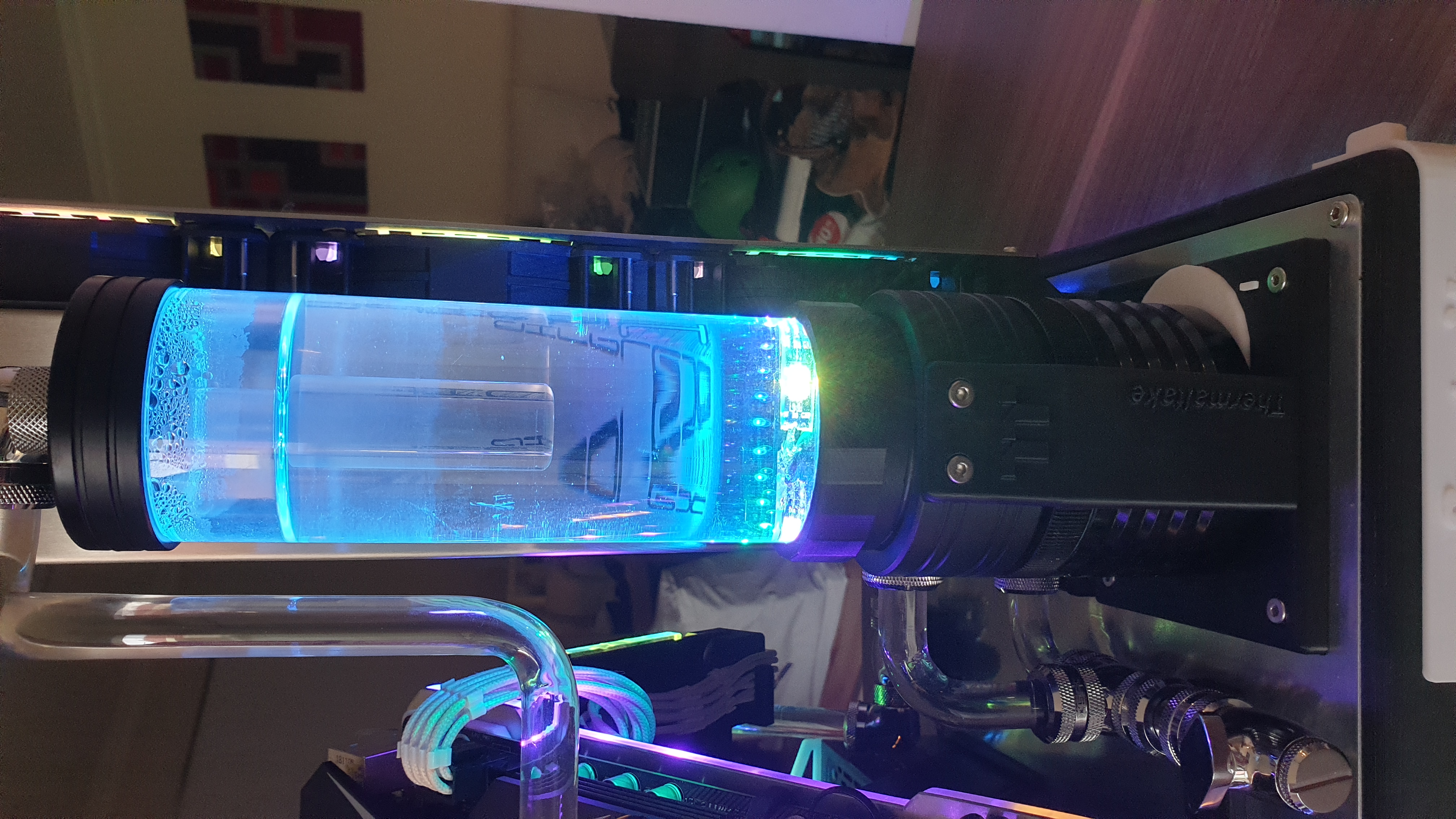 Vertical Stand & LED Ring for Thermaltake Pacific PR22 Pump/Reservior