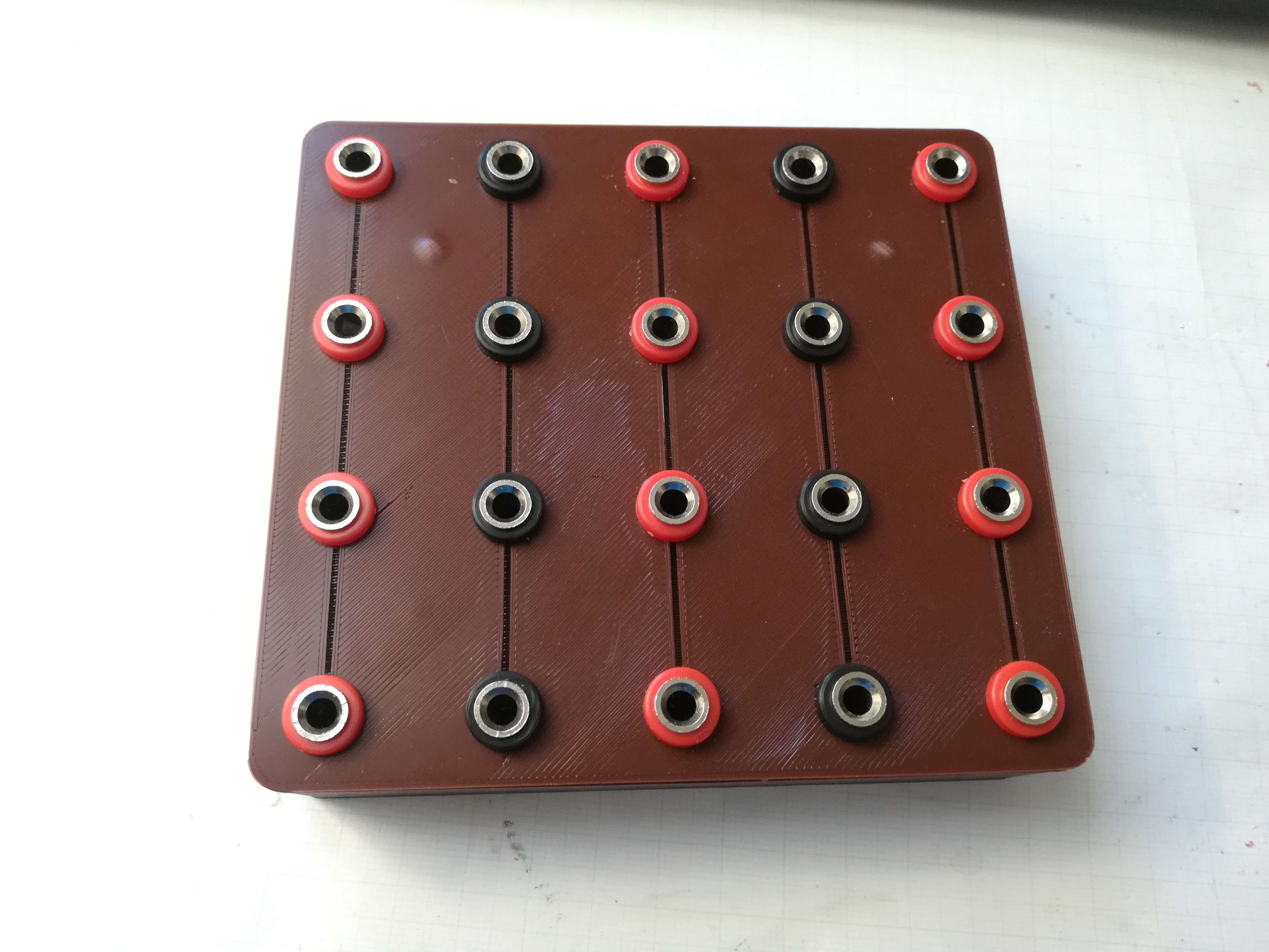 Banana plug hub 5x4