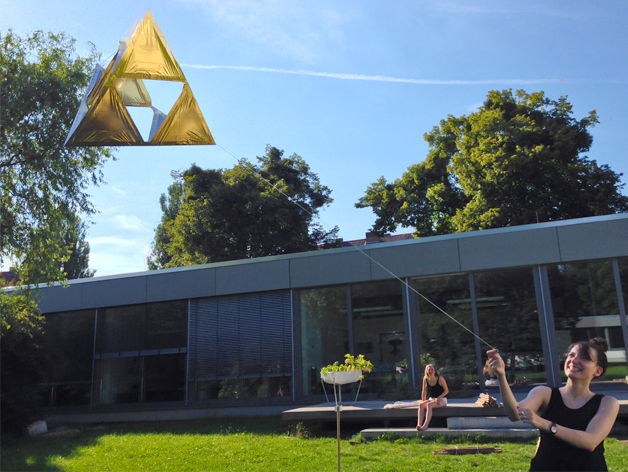 Full 3D Printed Triforce Kite.