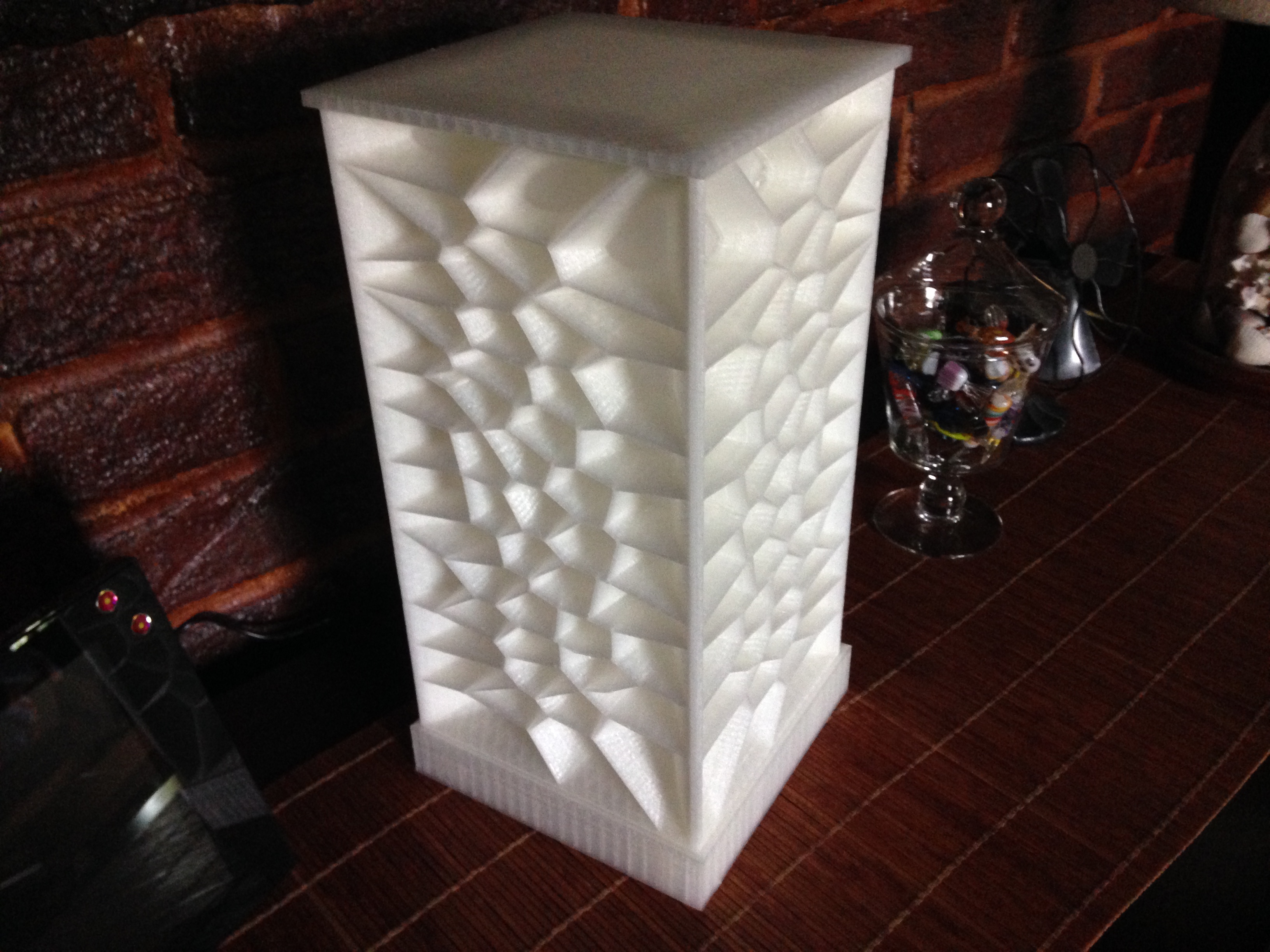Voronoi Mood Lamp