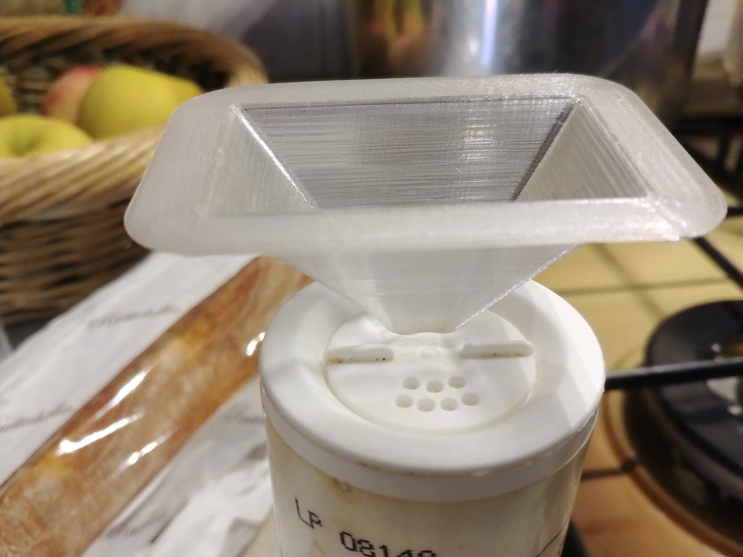 Salt shaker refill funnel