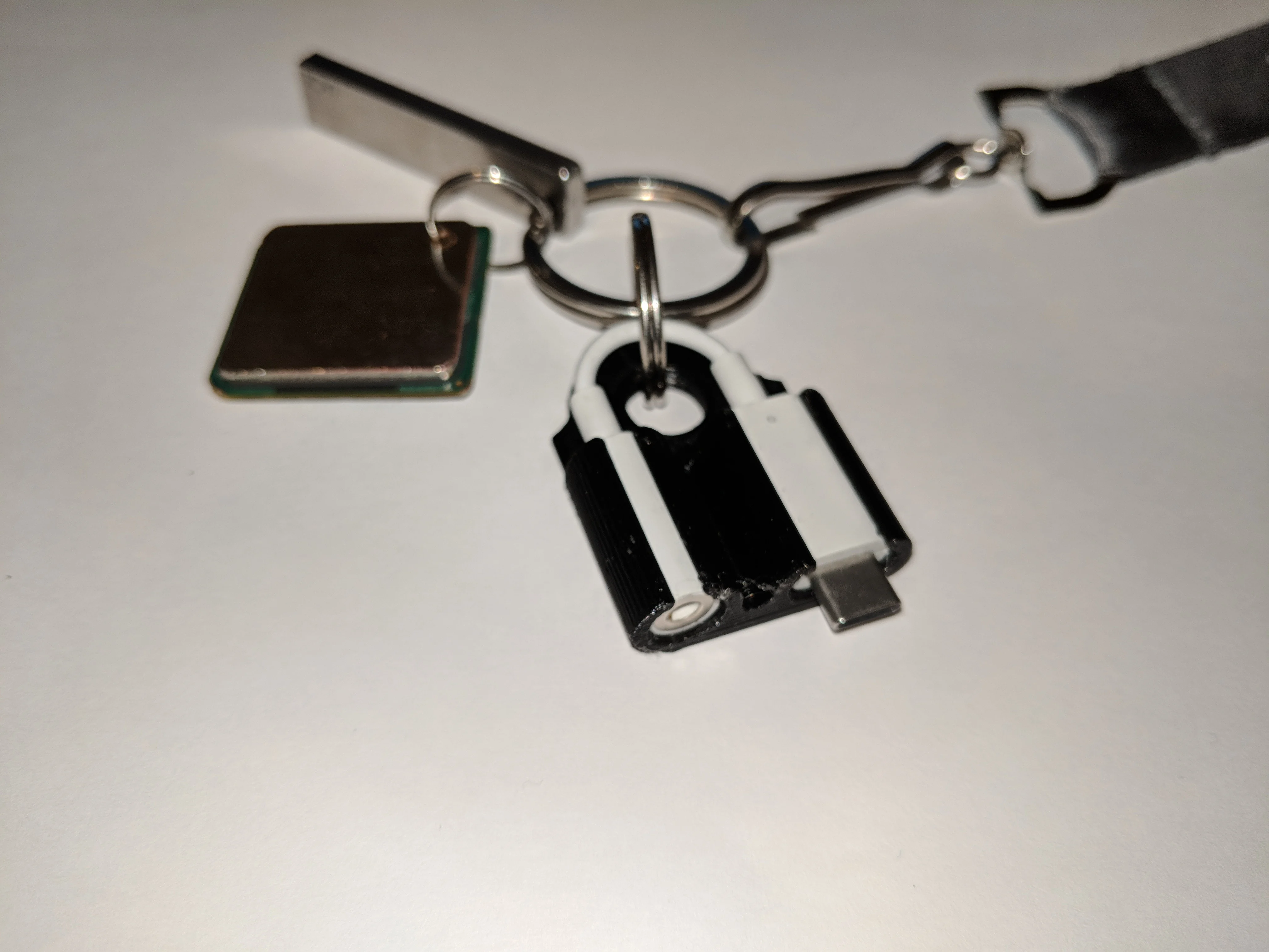 Google Pixel 2: Keyring Dongle Holder