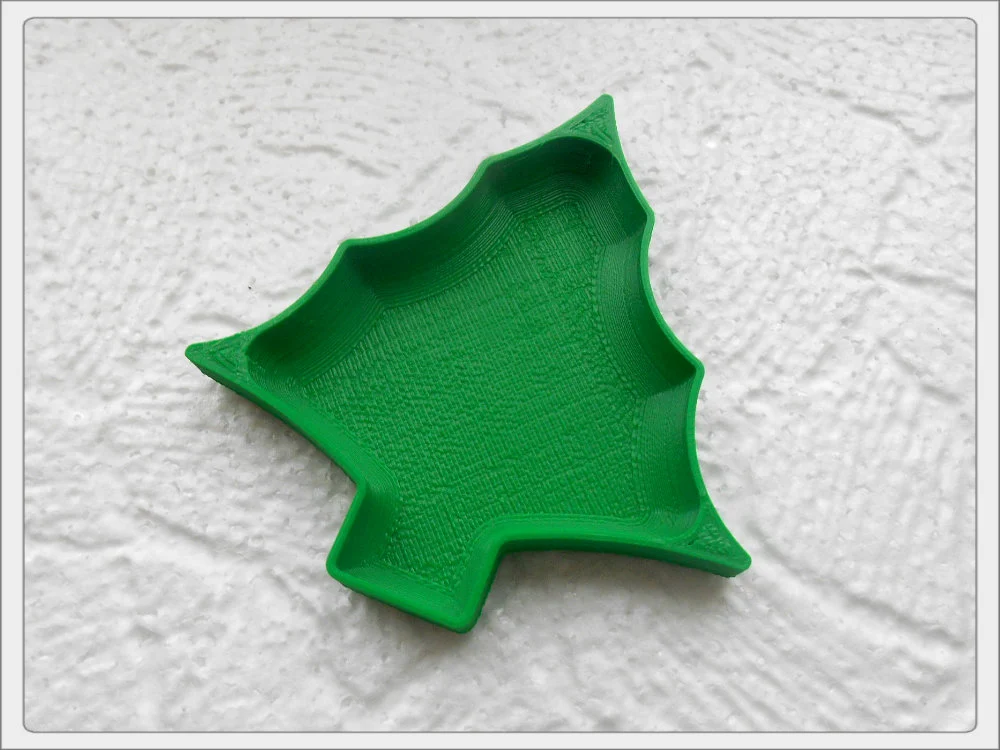 Christmas tree plate.