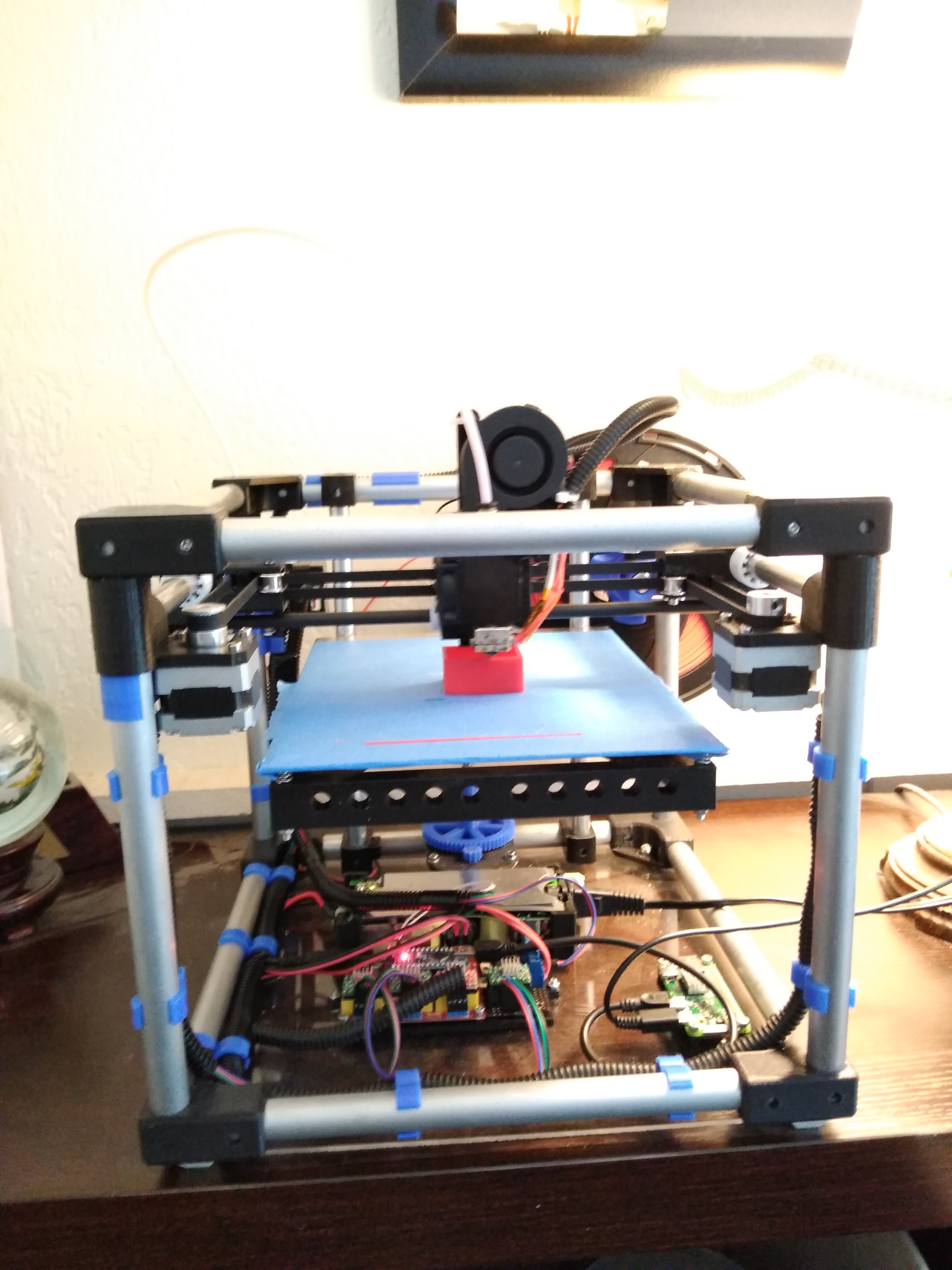 Tube Cube: Portable CoreXY printer with NEMA14, Bluetooth, etc