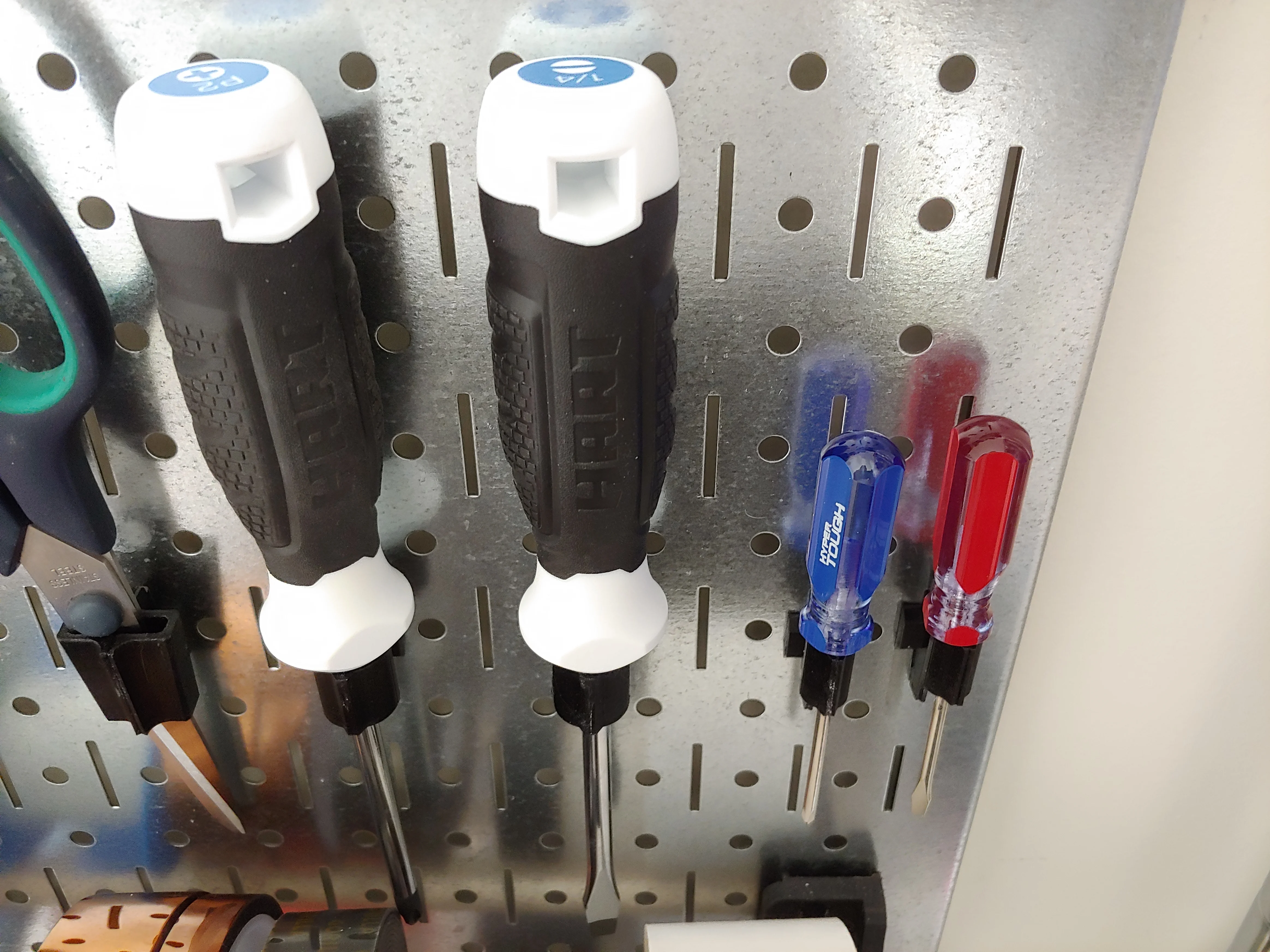 Wall Control Screwdriver Loop