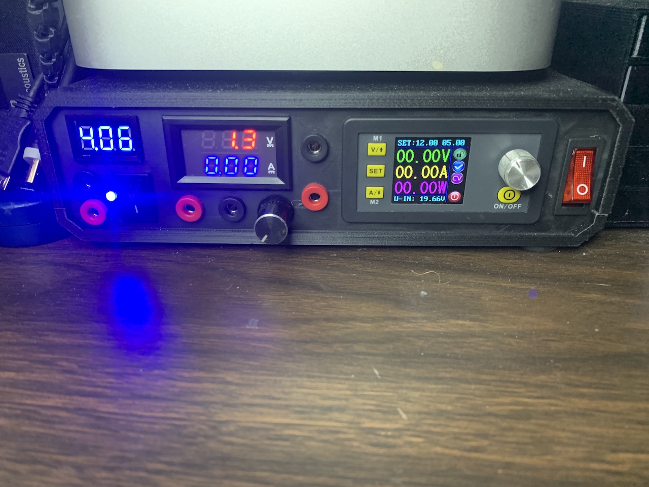 DC Power Supply With Charger
