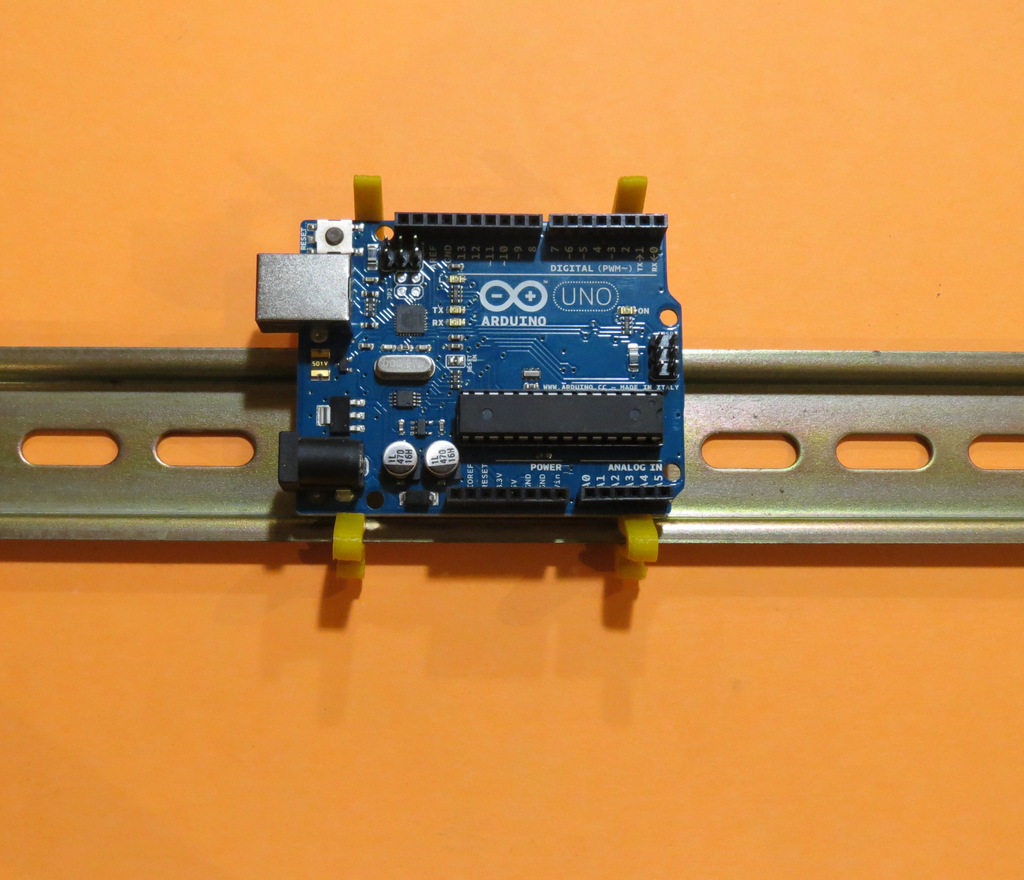 Arduino DIN rail clip & bumper
