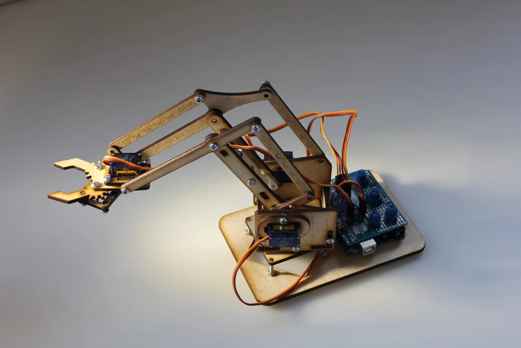 MeArm V0.3 - Pocket Sized Robot Arm