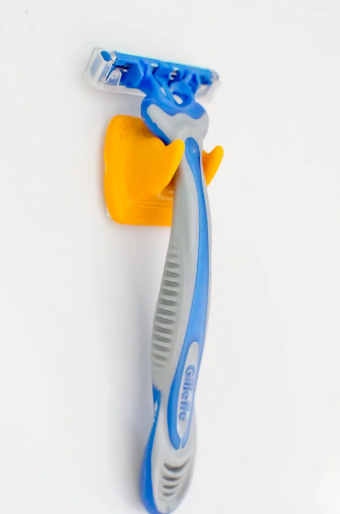 Gilette razor wall mount