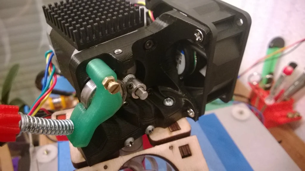 Direct drive extruder for Printrbot with Ubis hotend, NEMA 17, MK8 gear
