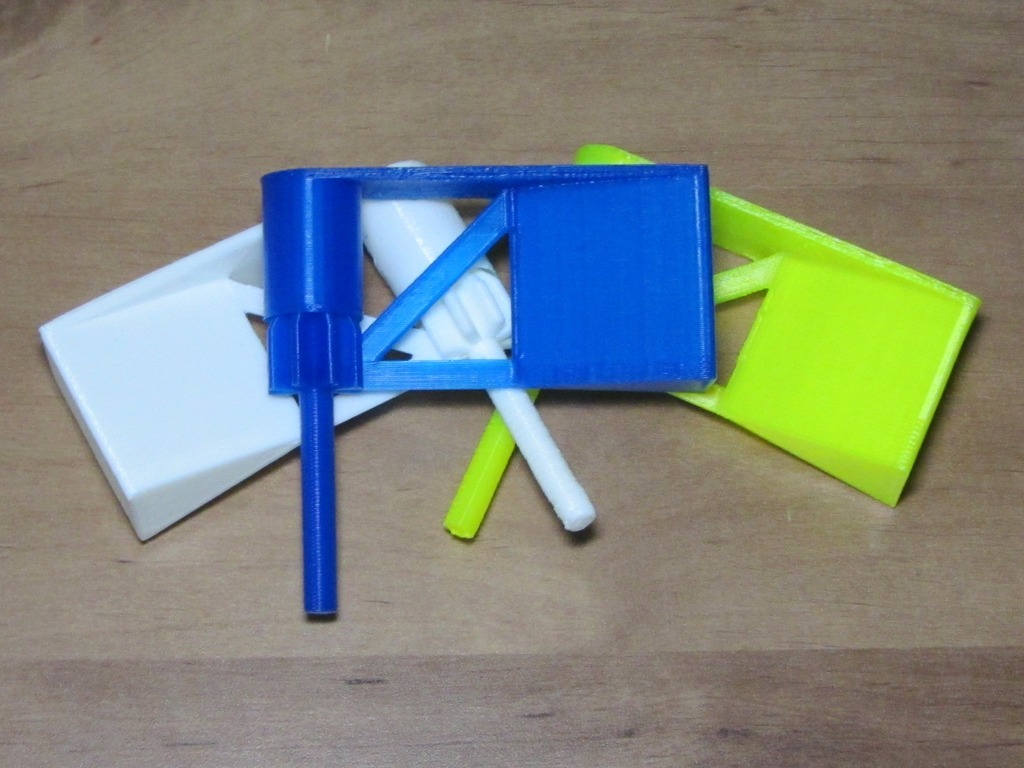 Simple noisemaker (ratchet)