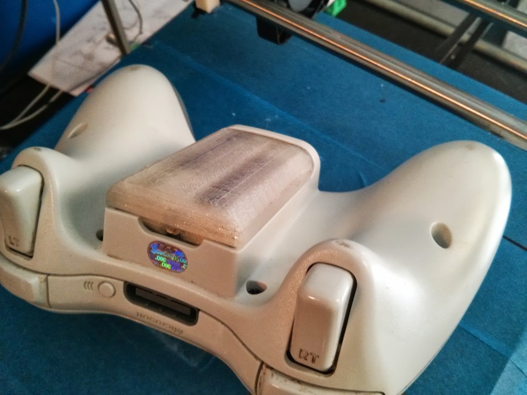 XBox 360 wireless controller AA battery holder