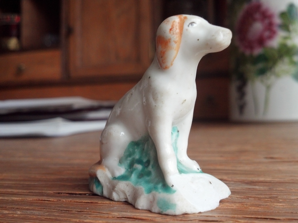 Small porcelain dog