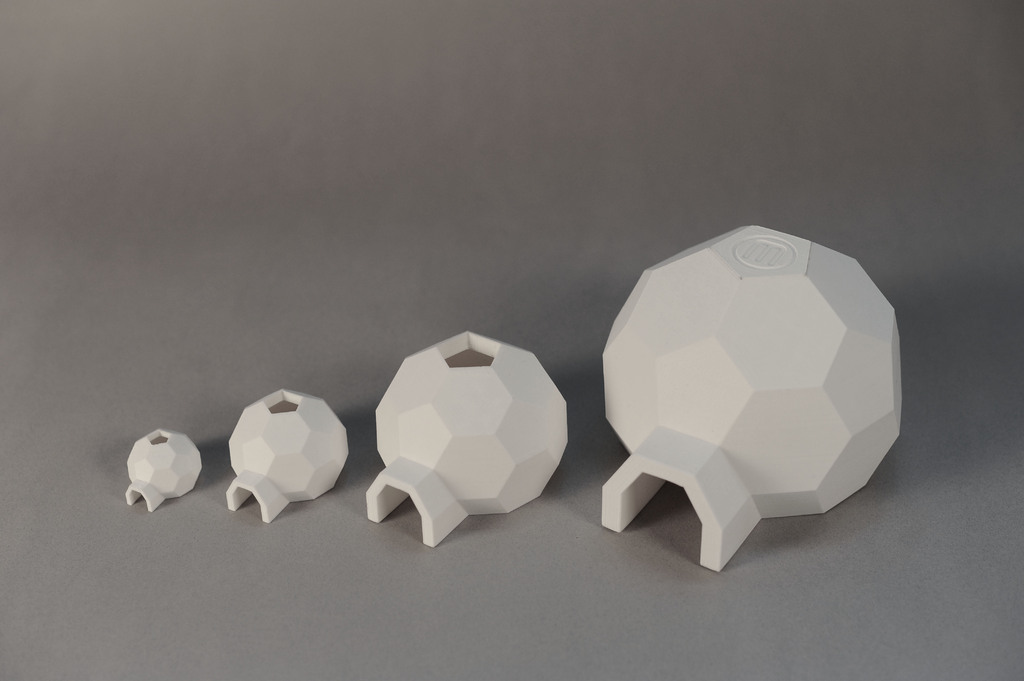 Nesting Igloos
