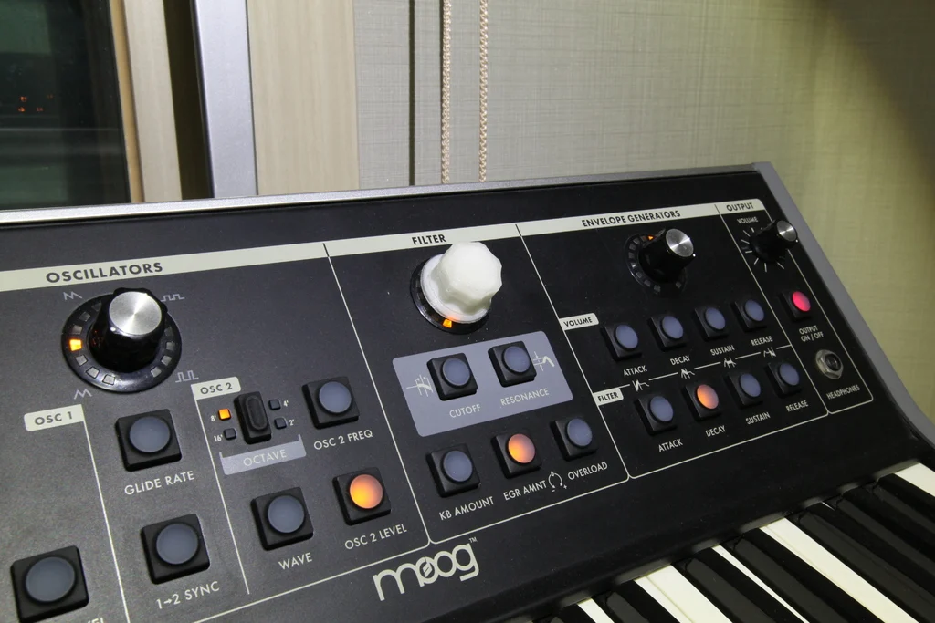Minimoog knob (small one of the two)
