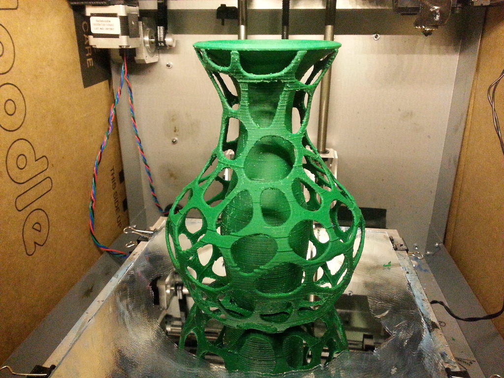 Hybrid Core Vase, Voronoi exterior