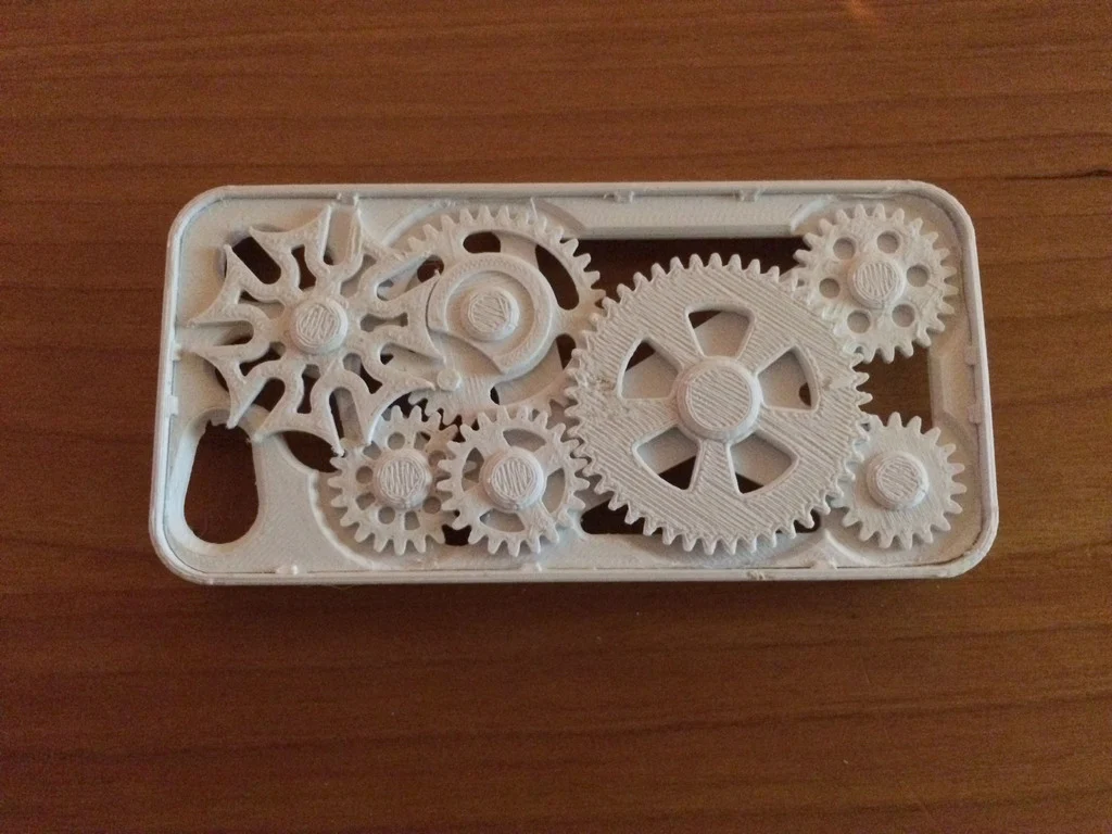(thinner) iPhone 5 gear case with Geneva mechanism