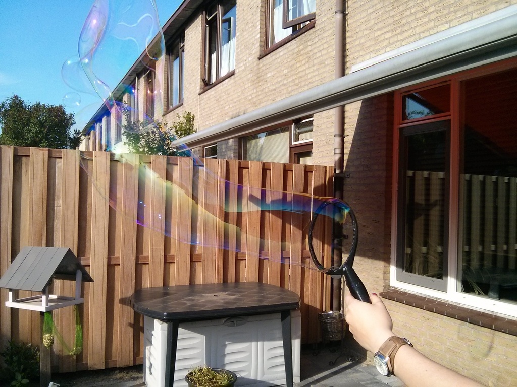 Bubble maker