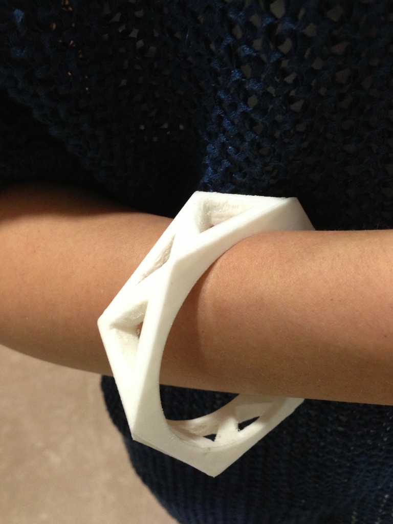 Geometric ring / bangle