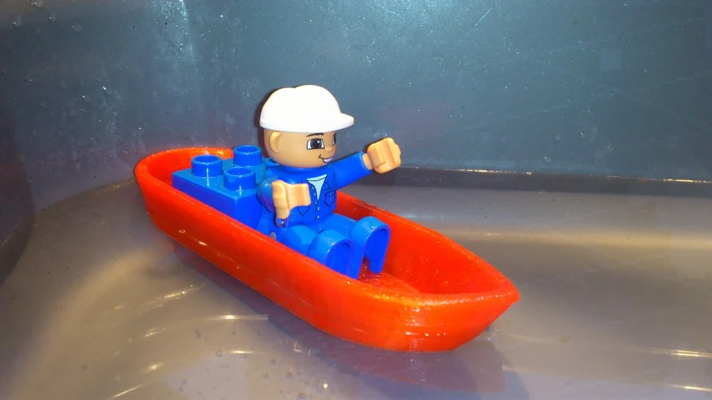 Small Duplo-compatible boat