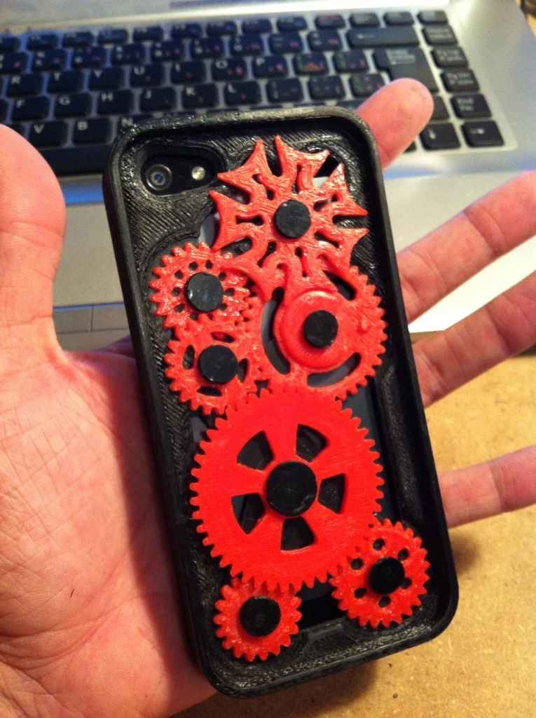 iPhone 5 Gear Case with Geneva Mechanism