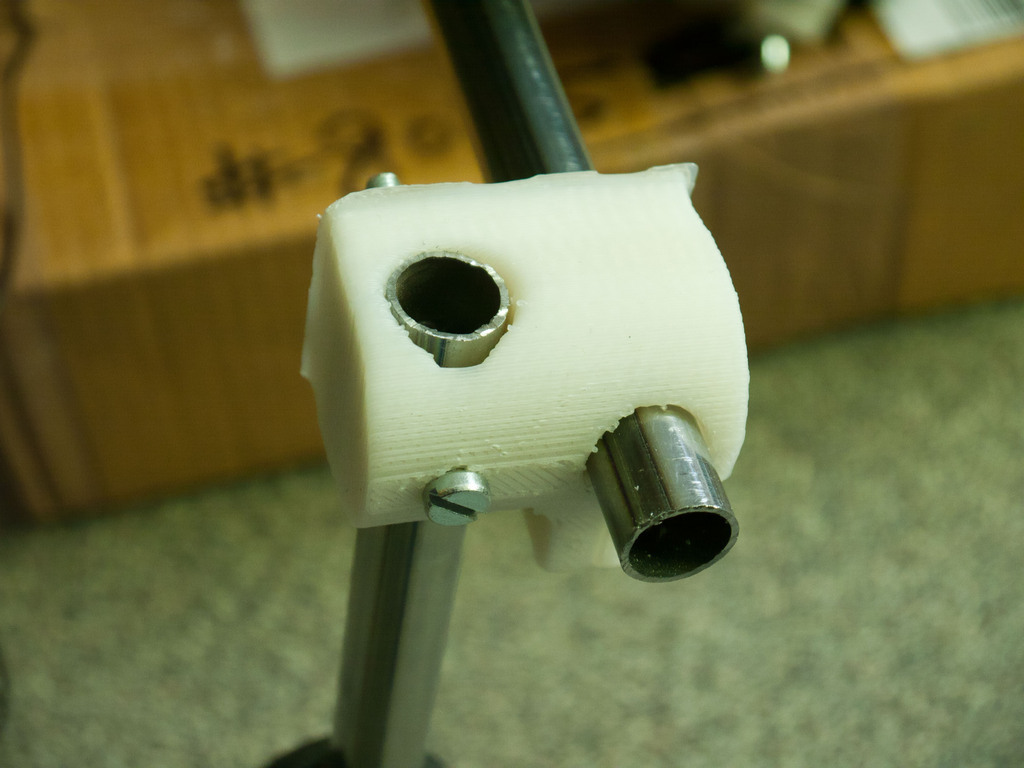 Extra strong T-connector for Shoulder Rig