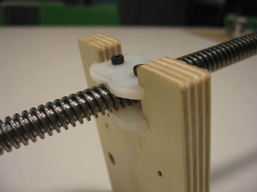 Flat drivenut for 12x6x2 (mm) trapezium thread