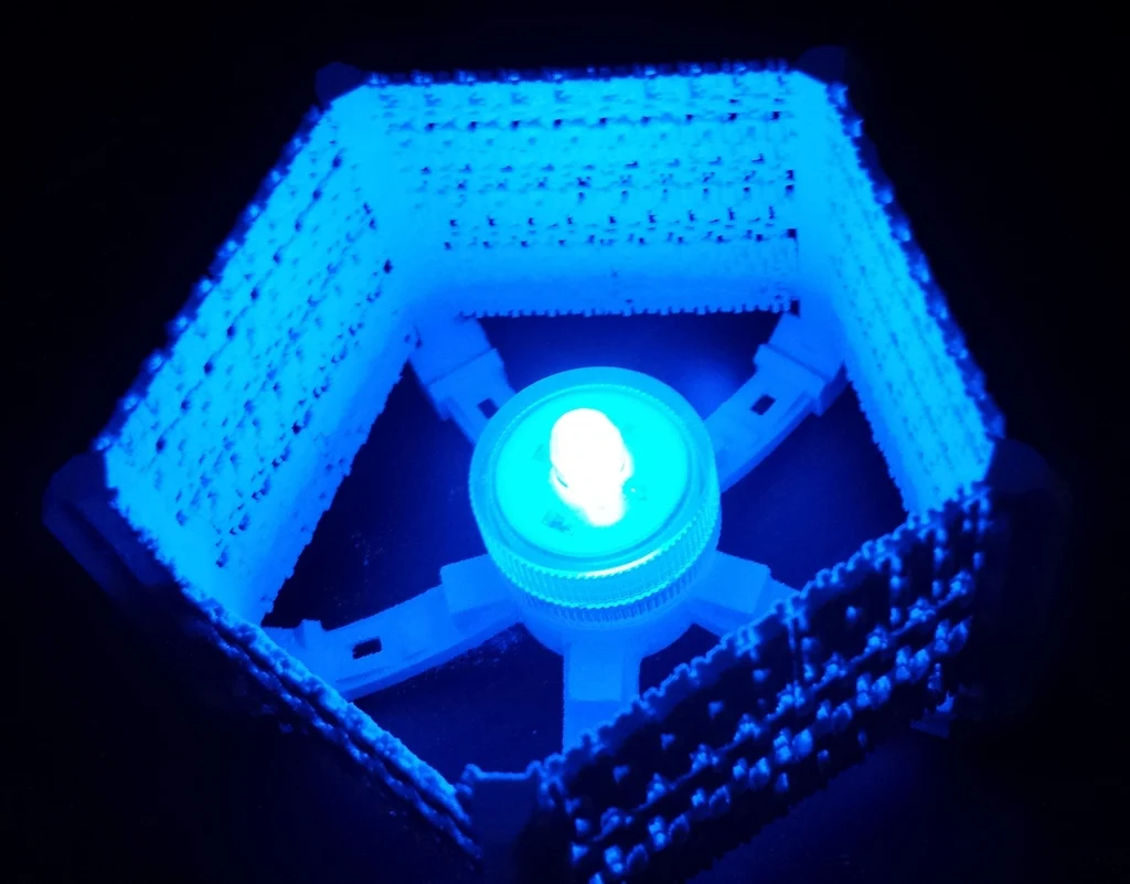 Light Cage 15b