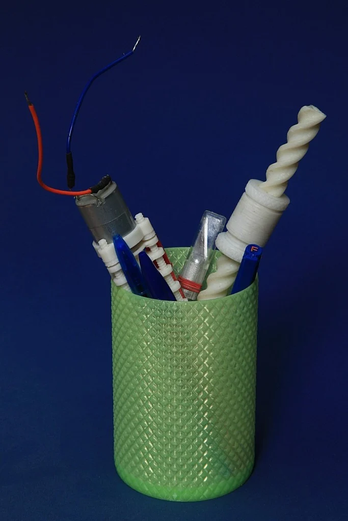 Knurled Pencils Pot