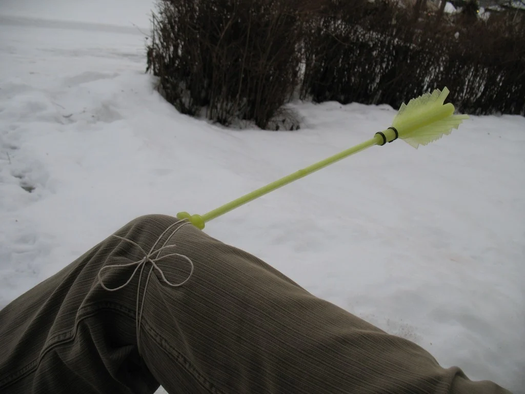 Arrow in the knee prosthesis