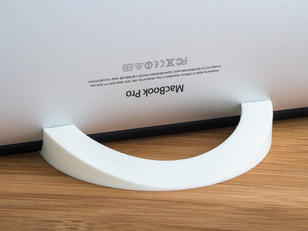 Vertical Laptop Stand (Macbook Pro)