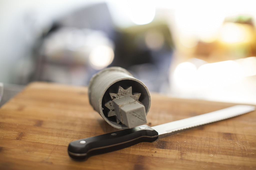 Simple Burr coffee bean grinder