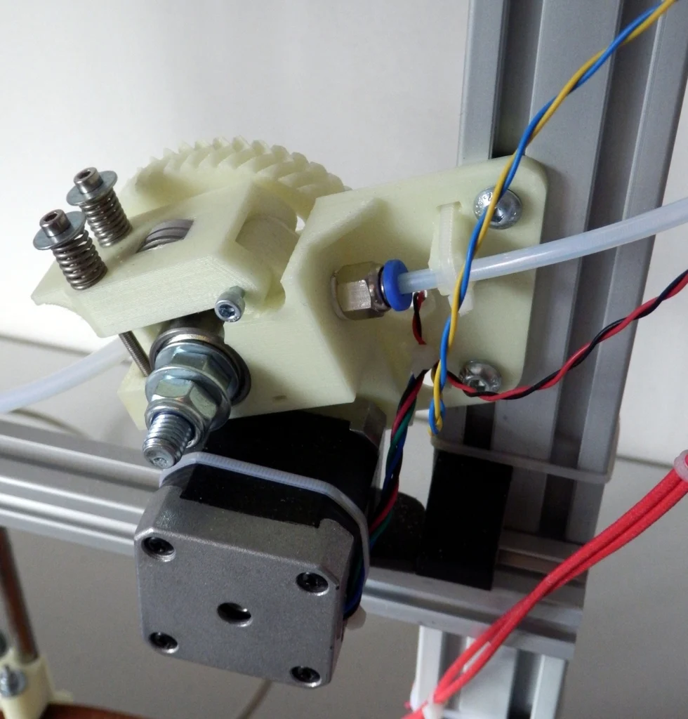 A bowden geared extruder for Rostock - based on Gregs