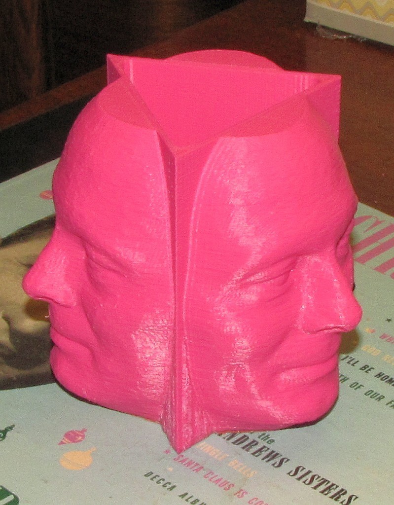 3-Face pencil cup/desk ornament