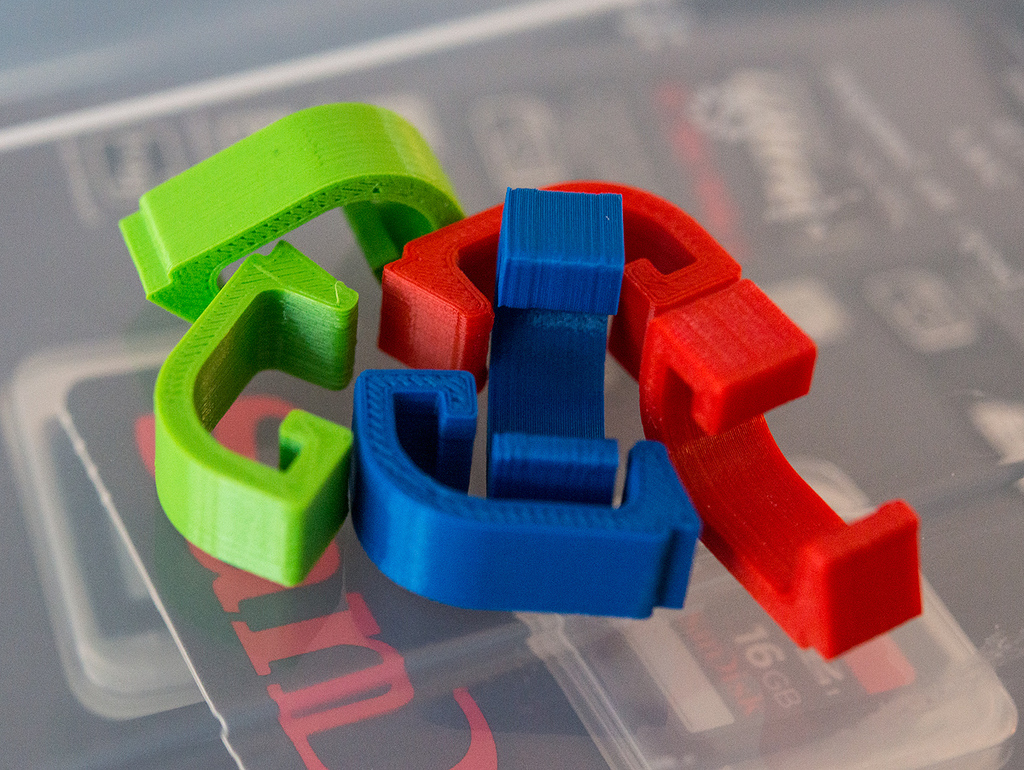 Lid clips for the smaller IKEA SAMLA storage boxes