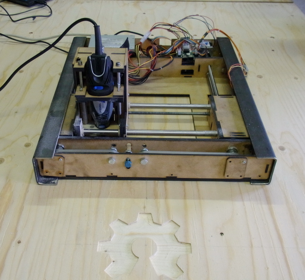 Repairablemachines: miniCNC
