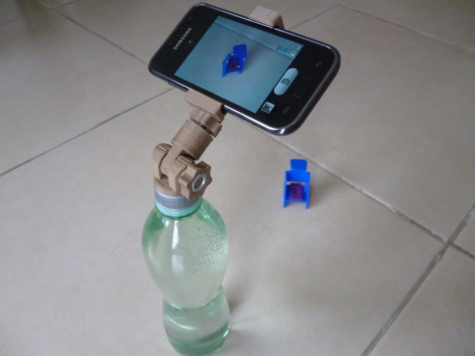 Universal bottle cap tripod