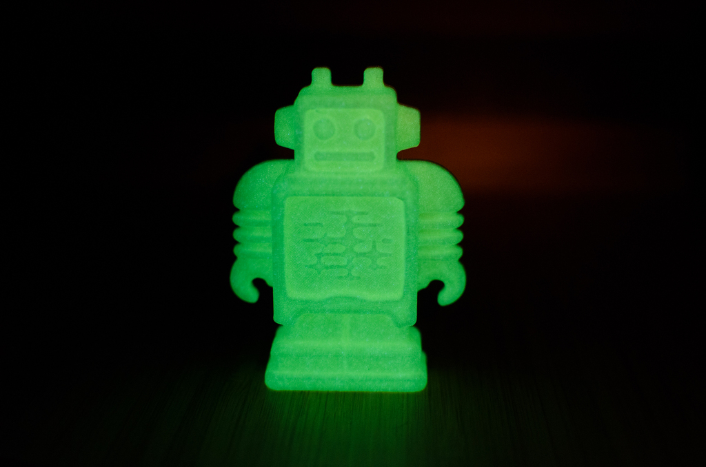 "glow in the dark" ultimaker robot fridge magnet