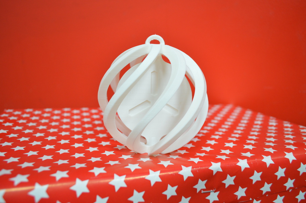 FabShop Spinning Christmas Ball