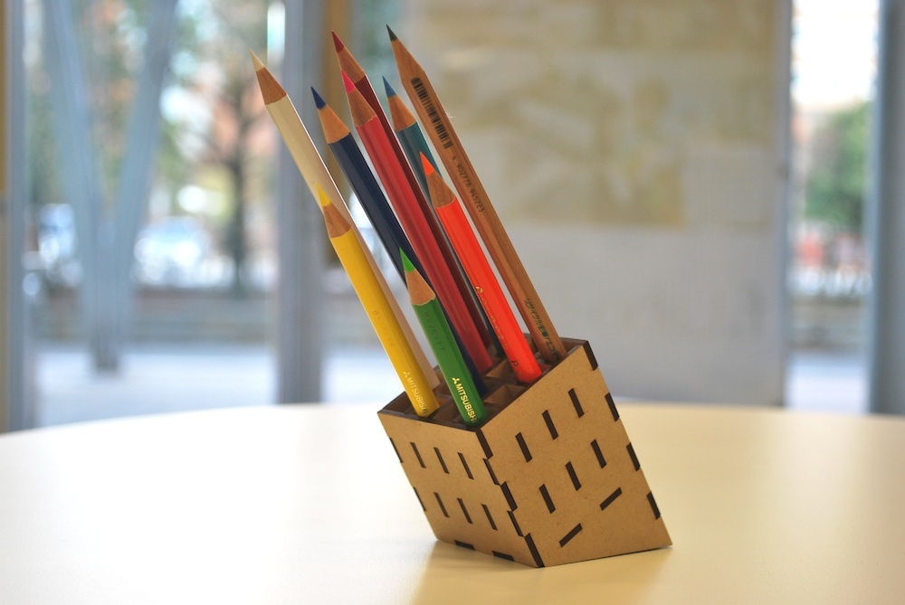 mdf pencilStand (f.Labo)