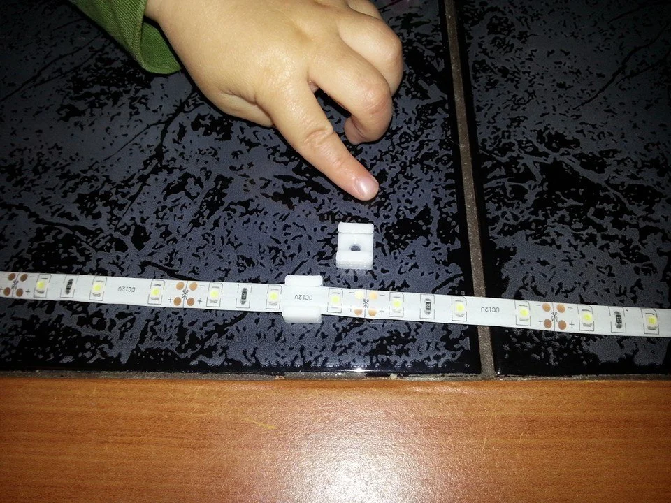 Led strip clip for 8mm almost invisible