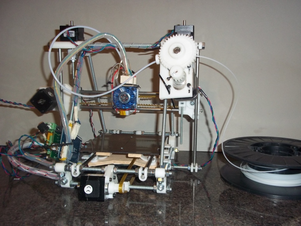 eMAKER Huxley