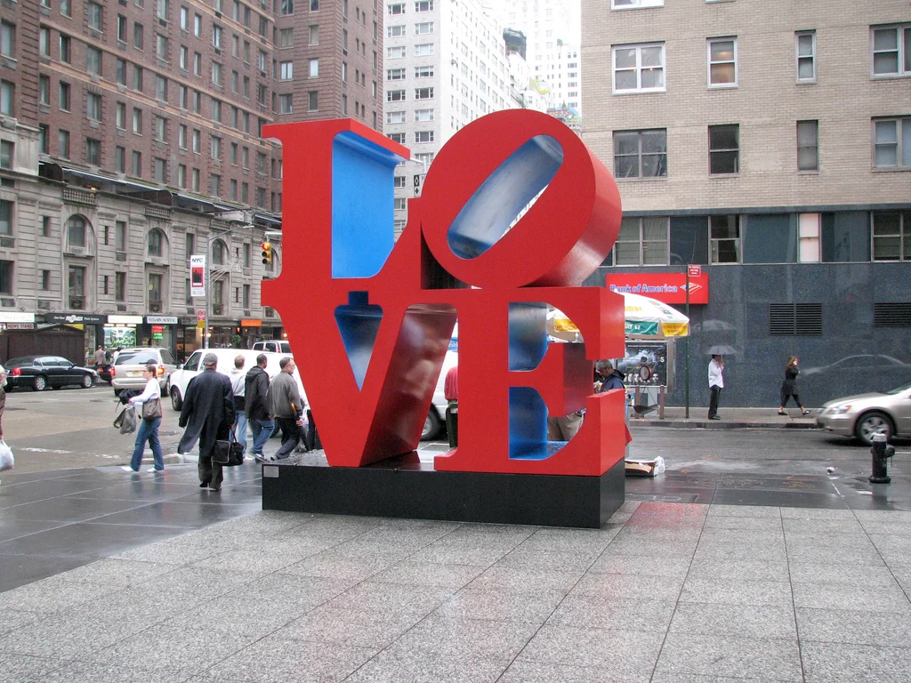 Robert Indiana Love Sculpture (high quality)