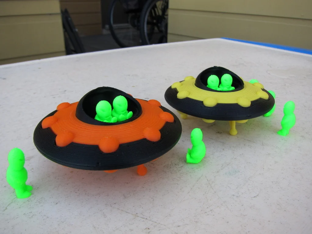 Sports Model Flying Saucer (two tone version)