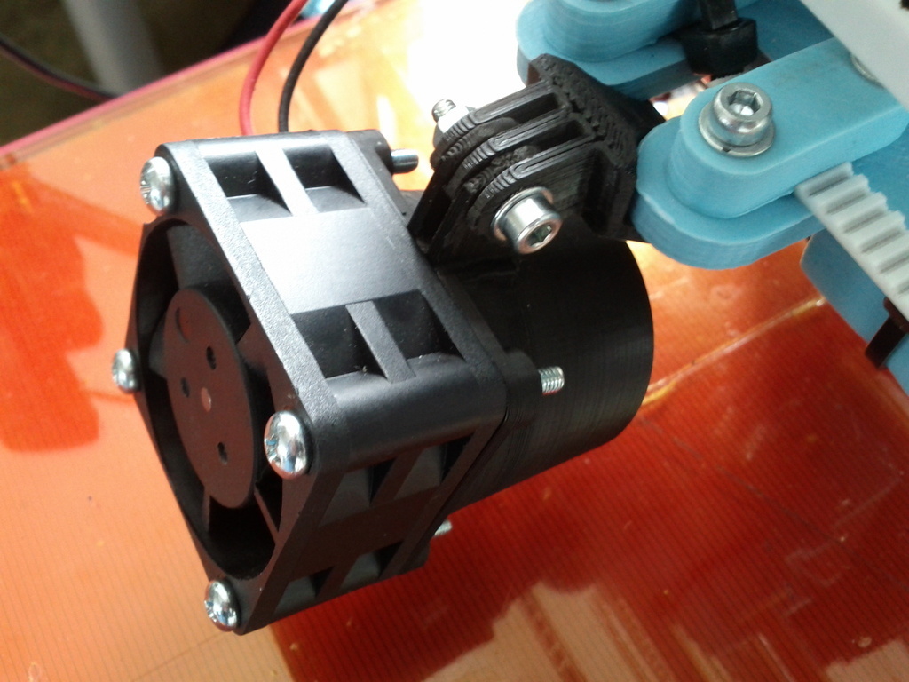 Adjustable-angle Brix's Fan Mount