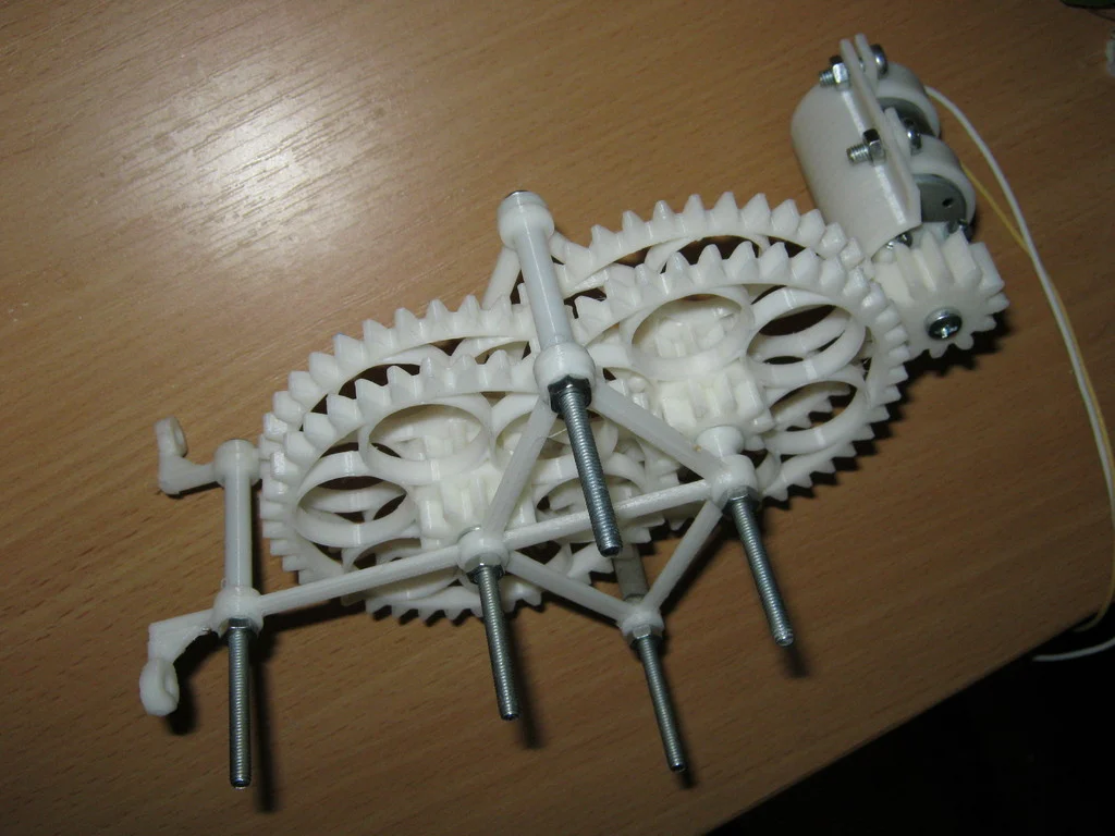 Uniform and scalable reduction gear (1:256)